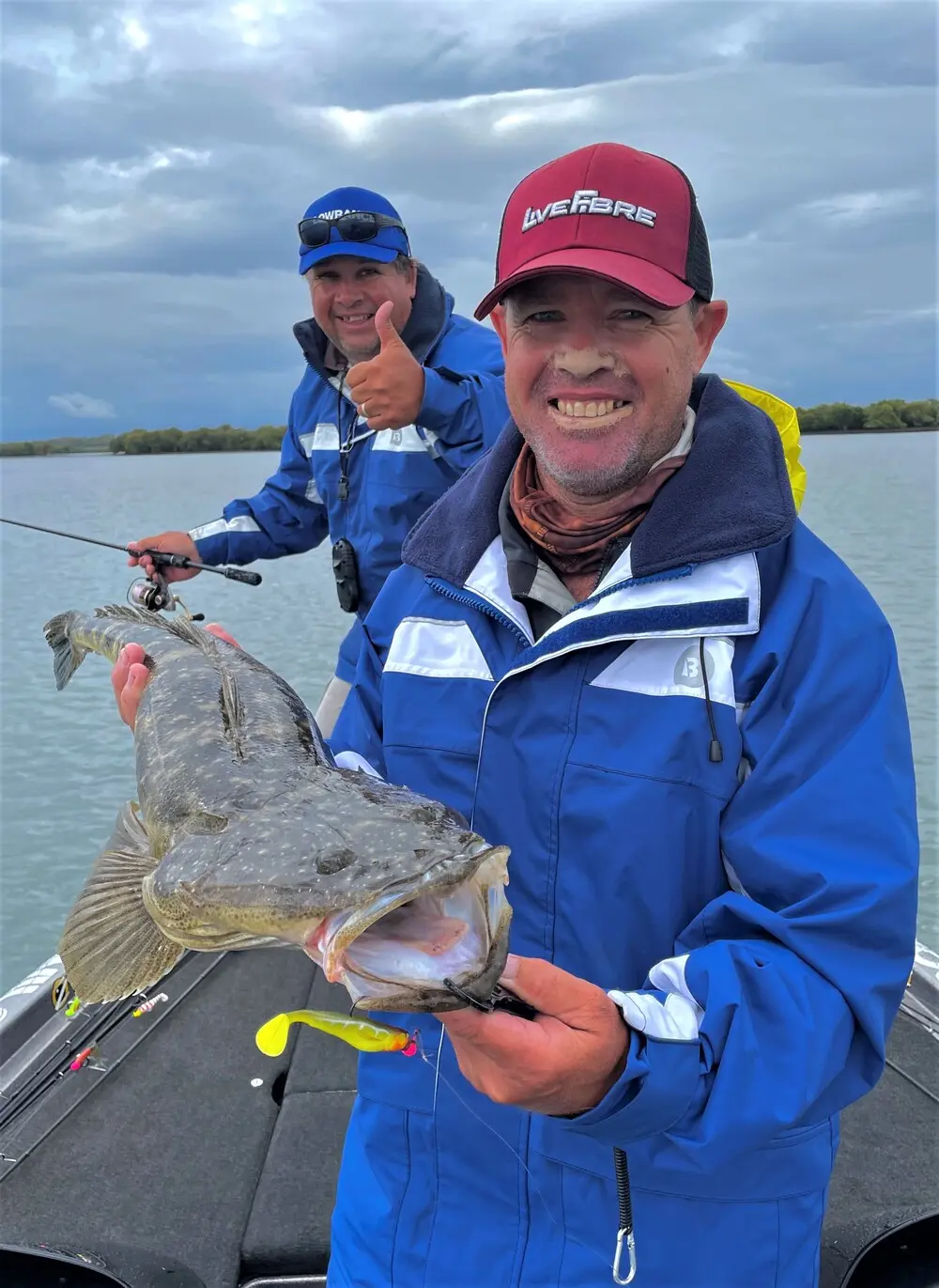 Darrenâ€™s 78cm flathead hit the lure hard in 50cm of water and ran fast across the flat. It exploded out of a weed patch with intent!