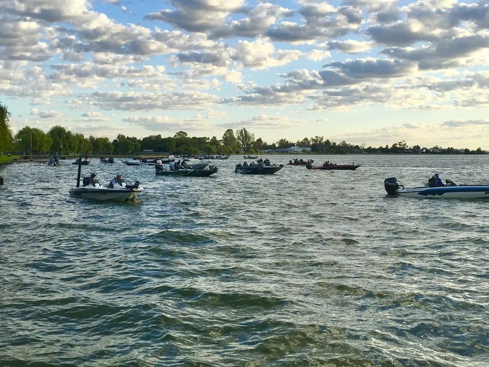 Dash 4 Cash start is a shotgun affair of speed and high revs