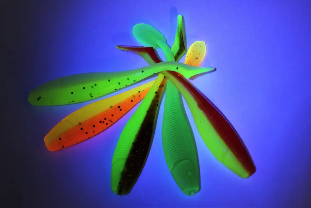 The high UV colours: (from left to right) Chartreuse Pearl, Hot Orange, Coppertruese, Motor Oil and Atomic Mullet.