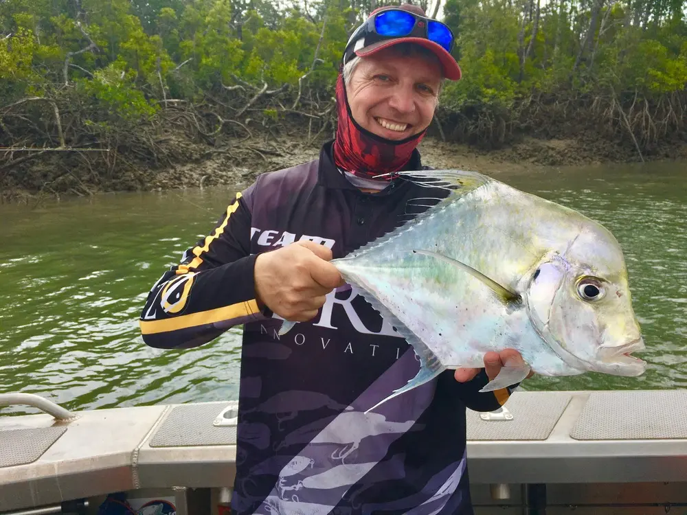 Flat Shad Munching Pennant Fish